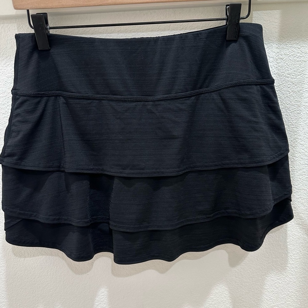 Black athleta skirt size M